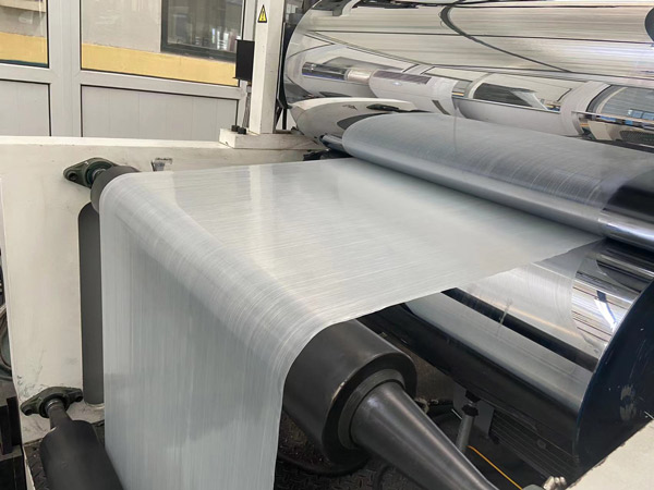 CFRT預浸帶樹(shu)脂與纖維(wéi)相互熔融(róng)的緊密度(du)影響物理(li)性能