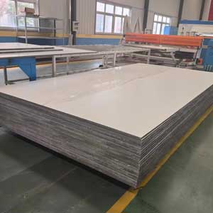 CFRT蒙皮增強(qiáng)車廂闆複(fu)合闆